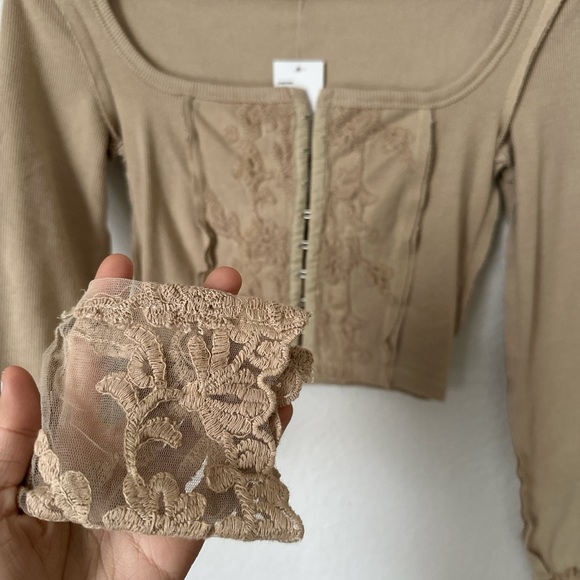 Urban Outfitters Leona top - Picture 2 of 5